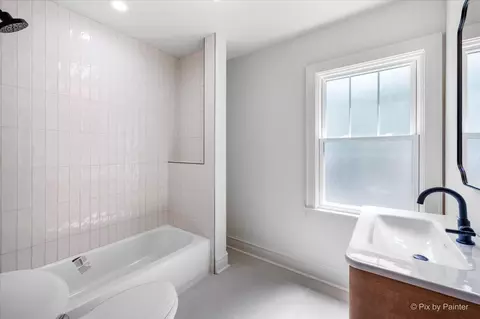 Bath - 95 Pine Ave, Riverside, IL 60546 photo 2 of 2
