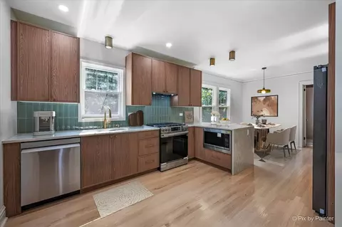 Kitchen - 95 Pine Ave, Riverside, IL 60546 photo 1 of 4
