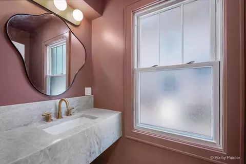Bath - 95 Pine Ave, Riverside, IL 60546 photo 1 of 2