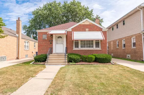 10221 S Trumbull Ave, Evergreen Park, IL 60805