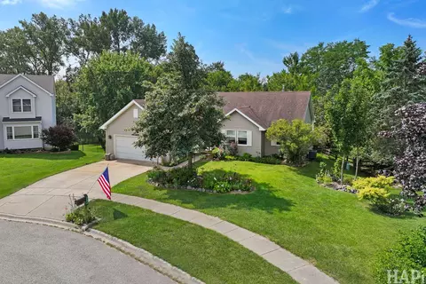304 Hawthorne Ct, Antioch, IL 60002