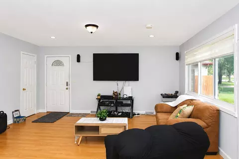Living - 136 N May St, Addison, IL 60101 photo 2 of 2