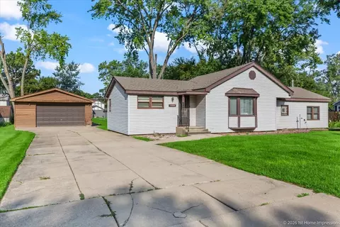 10334 S 74th Ave, Palos Hills, IL 60465