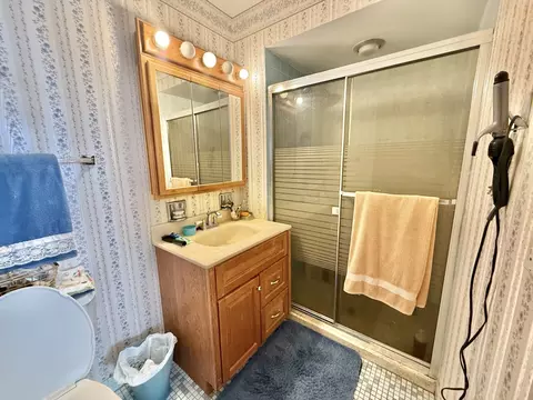 Bath - 816 S Laflin St, Chicago, IL 60607 photo 1 of 3