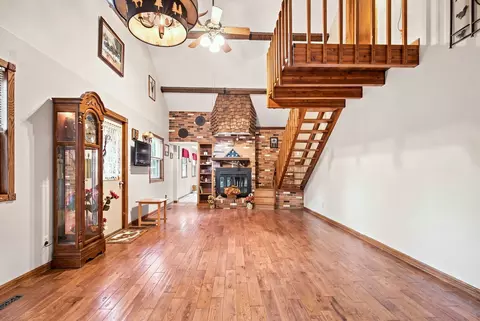 Living - 2351 E 28th Rd, Marseilles, IL 61341 photo 2 of 3