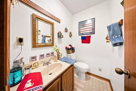 Bath - 2351 E 28th Rd, Marseilles, IL 61341 photo 1 of 5