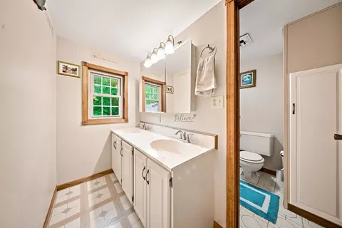 Bath - 2351 E 28th Rd, Marseilles, IL 61341 photo 2 of 5