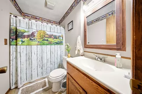 Bath - 2351 E 28th Rd, Marseilles, IL 61341 photo 4 of 5