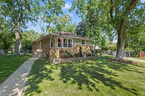 908 E 159th Pl, South Holland, IL 60473