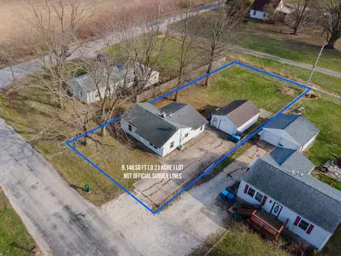 17122 10th Ave, Carbon Cliff, IL 61239