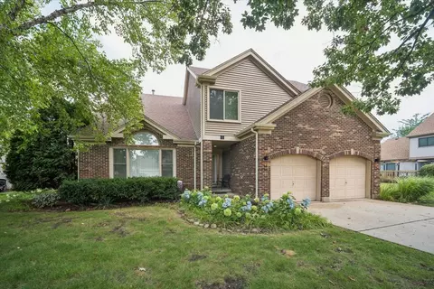 44 Chestnut Ter, Buffalo Grove, IL 60089