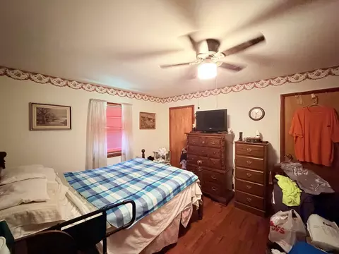 Bedroom - 6475 Highway 1 Hwy, Junction, IL 62954 photo 1 of 3