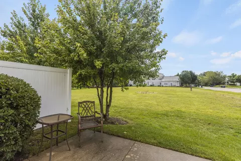 Exterior - 2702 Kendall Xing, Mchenry, IL 60051 photo 3 of 4