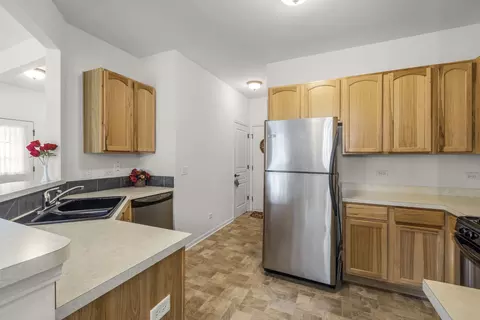 Kitchen - 2702 Kendall Xing, Mchenry, IL 60051 photo 1 of 4