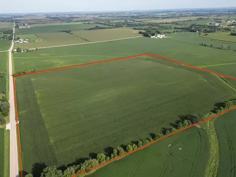 000 Hunter Rd, Poplar Grove, IL 61065