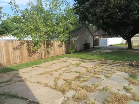 Exterior - 856 E Jefferson St, Morris, IL 60450 photo 3 of 5