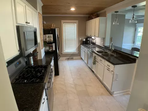 Kitchen - 406 E Chippewa St, Dwight, IL 60420 photo 2 of 3