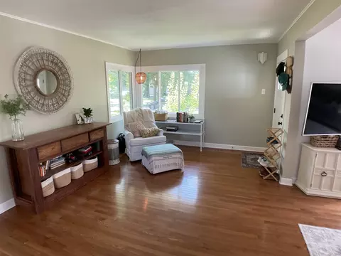 Living - 406 E Chippewa St, Dwight, IL 60420 photo 3 of 3