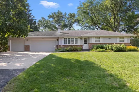 601 Windfield Ln, Machesney Park, IL 61115