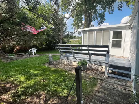 1009 Bay Rd #10, Mchenry, IL 60051 photo 3