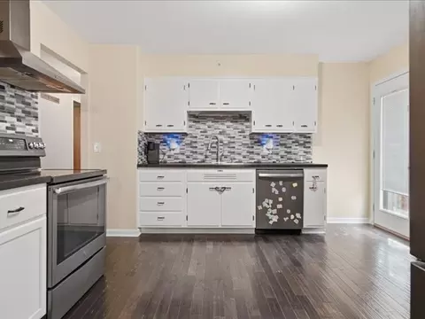 Kitchen - 1021 Myrtle Ave, Dixon, IL 61021 photo 2 of 2