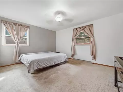 Bedroom - 1021 Myrtle Ave, Dixon, IL 61021 photo 2 of 2