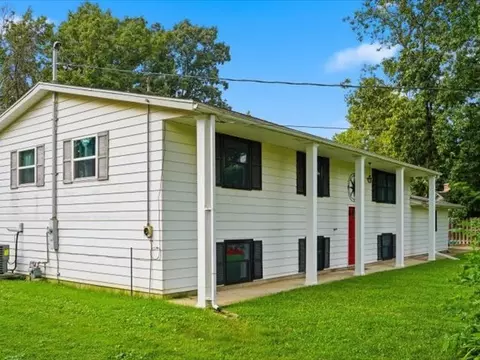 Exterior - 1021 Myrtle Ave, Dixon, IL 61021 photo 6 of 6