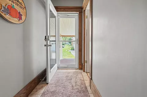 Entry Way - 411 E Cherry St, Chatsworth, IL 60921 photo 3 of 4