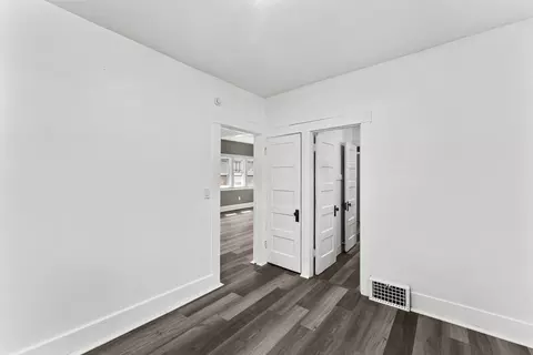 Entry Way - 417 48th St, Moline, IL 61265 photo 2 of 2