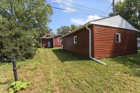 Exterior - 417 48th St, Moline, IL 61265 photo 3 of 5