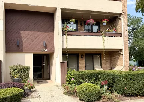 174 E Springbrook Dr #1B, Bloomingdale, IL 60108