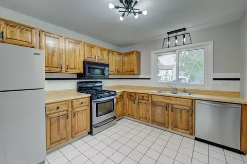 Kitchen - 128 Sherman St, Bartlett, IL 60103 photo 1 of 3