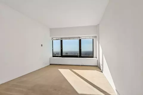 Bedroom - 175 E Delaware Pl #5721, Chicago, IL 60611 photo 3 of 4
