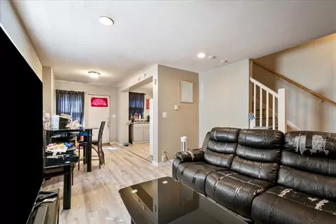 Entry Way - 735 E 105th Pl, Chicago, IL 60628 photo 1 of 2