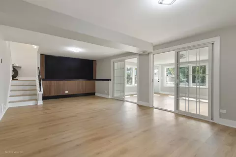 Living - 1470 Ashley Rd, Hoffman Estates, IL 60169 photo 1 of 2