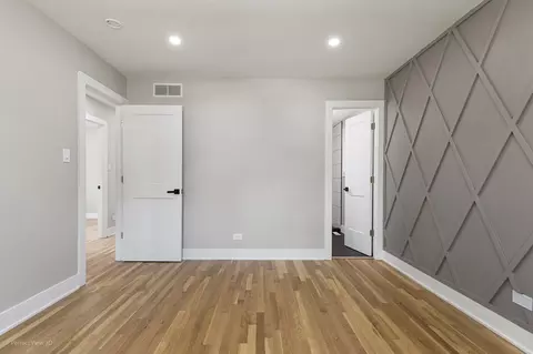 Bedroom - 1470 Ashley Rd, Hoffman Estates, IL 60169 photo 1 of 5