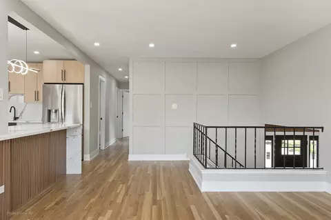 Entry Way - 1470 Ashley Rd, Hoffman Estates, IL 60169 photo 3 of 3