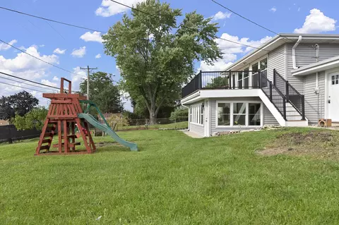 Exterior - 1470 Ashley Rd, Hoffman Estates, IL 60169 photo 4 of 4