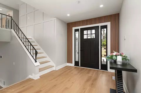 Entry Way - 1470 Ashley Rd, Hoffman Estates, IL 60169 photo 1 of 3