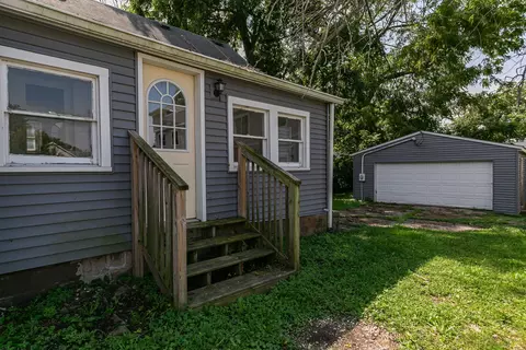 709 N High St, Port Byron, IL 61275