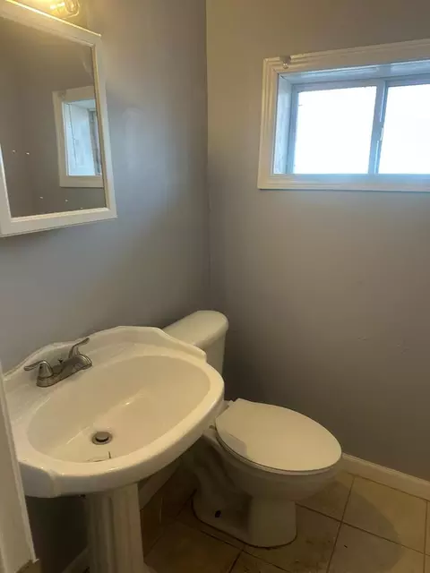 Bath - 15404 Maple Ln, Markham, IL 60428 photo 2 of 3