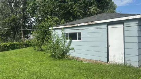 Exterior - 15404 Maple Ln, Markham, IL 60428 photo 5 of 5