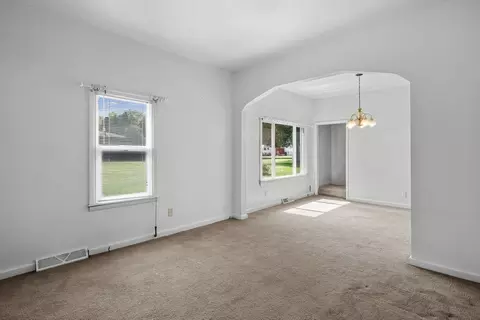Living - 2421 34th St, Moline, IL 61265 photo 3 of 4