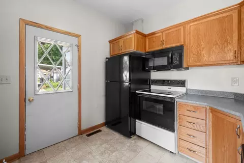 Kitchen - 2421 34th St, Moline, IL 61265 photo 1 of 2
