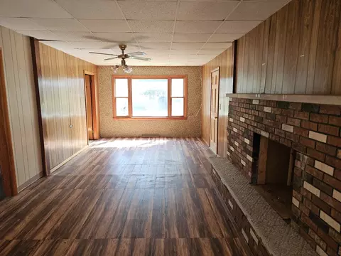 Living - 211 N Seba St, Hurst, IL 62949 photo 1 of 1