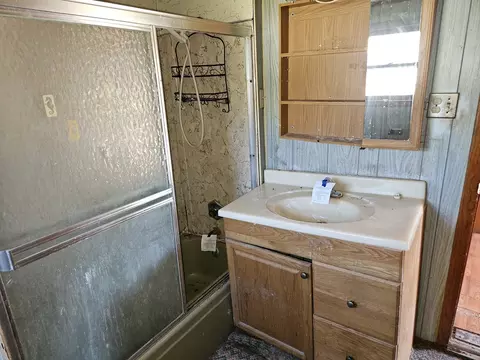 Bath - 211 N Seba St, Hurst, IL 62949 photo 1 of 2