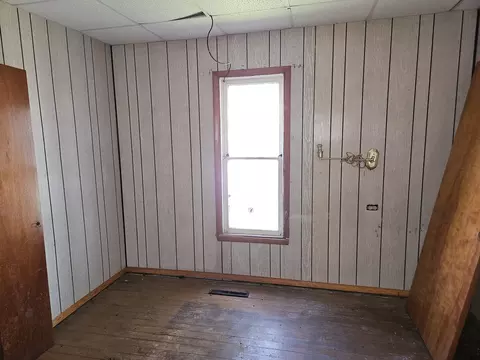 Bedroom - 211 N Seba St, Hurst, IL 62949 photo 2 of 4