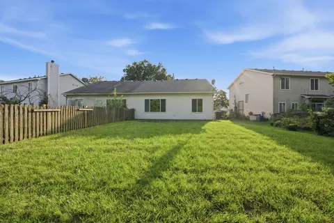 Exterior - 2818 Sun Valley Dr, Plainfield, IL 60586 photo 5 of 6