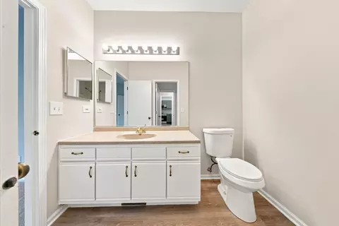 Bath - 2818 Sun Valley Dr, Plainfield, IL 60586 photo 1 of 3