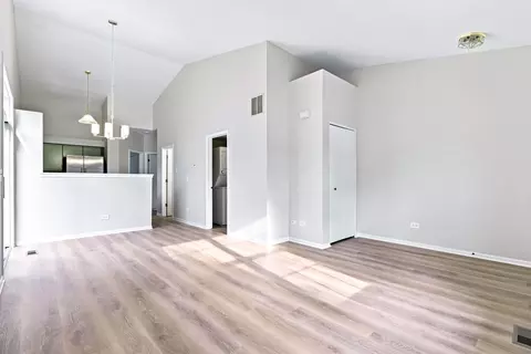 Living - 2818 Sun Valley Dr, Plainfield, IL 60586 photo 3 of 4
